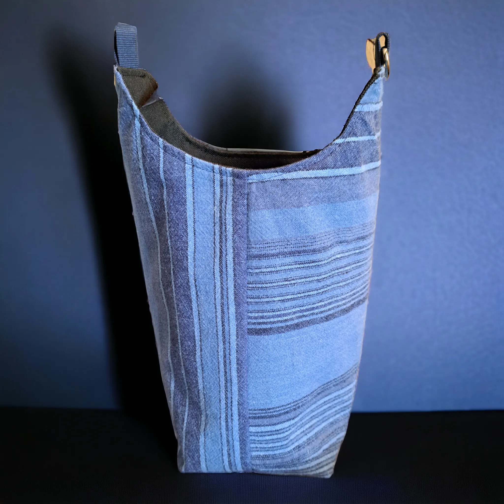 Blue Hibiscus water bottle bag