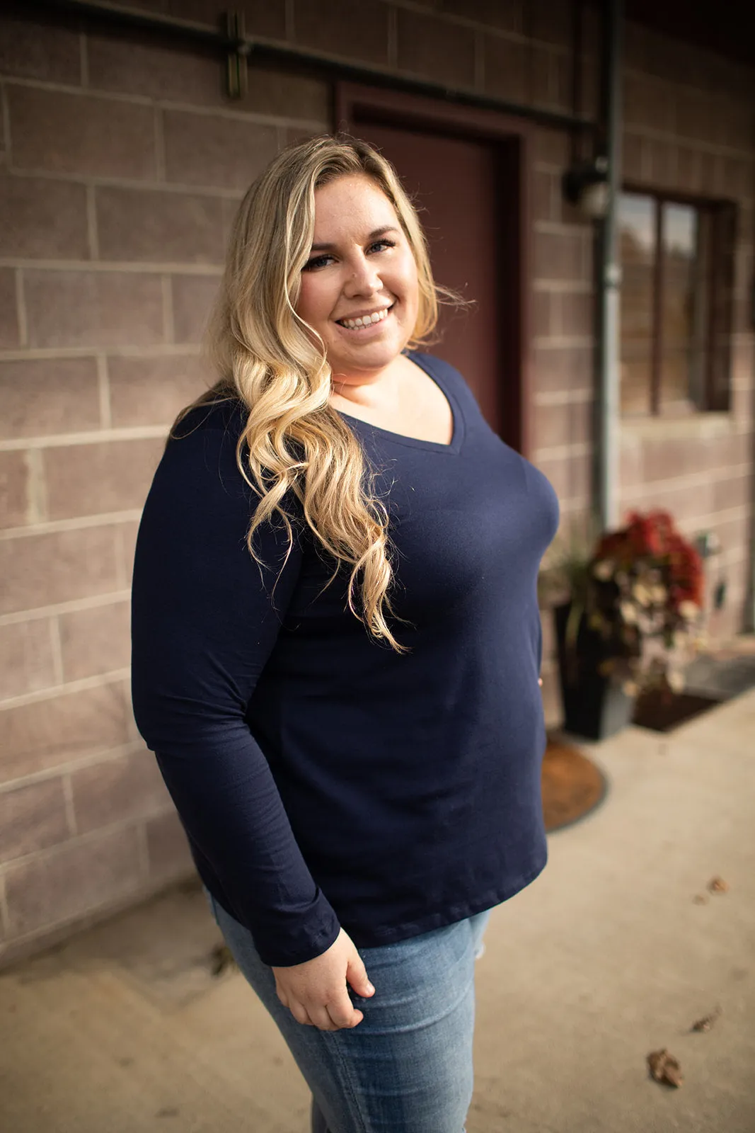 Navy Blue Basic Cotton Vneck Long Sleeve Tee (SM-3X)