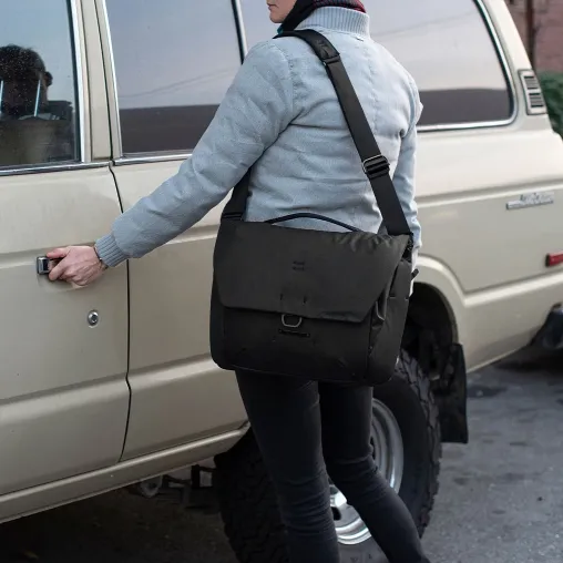 Peak Design Everyday Messenger 13L v2 (預訂貨品，2月25日送出)