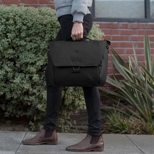 Peak Design Everyday Messenger 13L v2 (預訂貨品，2月25日送出)