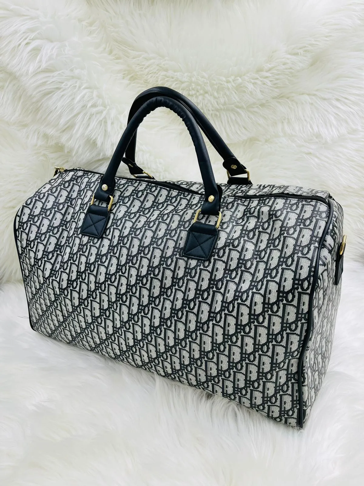 TRAVEL BAG - 12